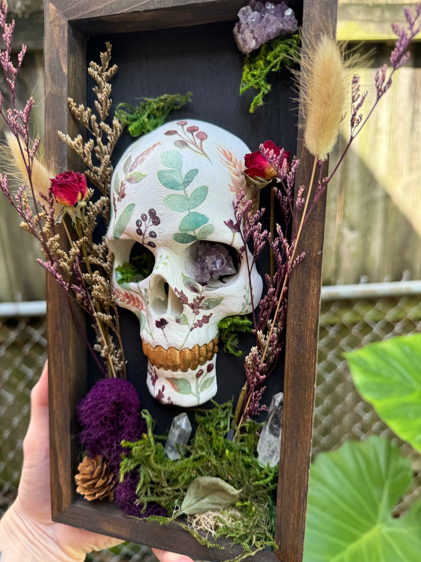 Leafy Skull in Tall Frame